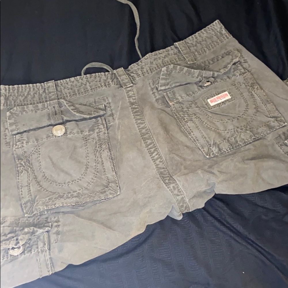 Men’s True Religion cargo shorts